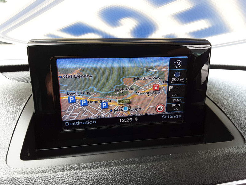 Audi Q3 2.0 TDI S Line 5dr (FULL LEATHER+SAT NAV+REVERSE CAMERA+GLASS ROOF) 5dr Manual 2026