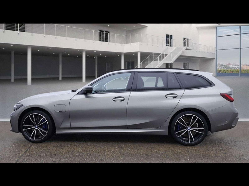 BMW 3 Series 2.0 330e M Sport Professional Edition Auto 5dr 5dr Automatic 2025