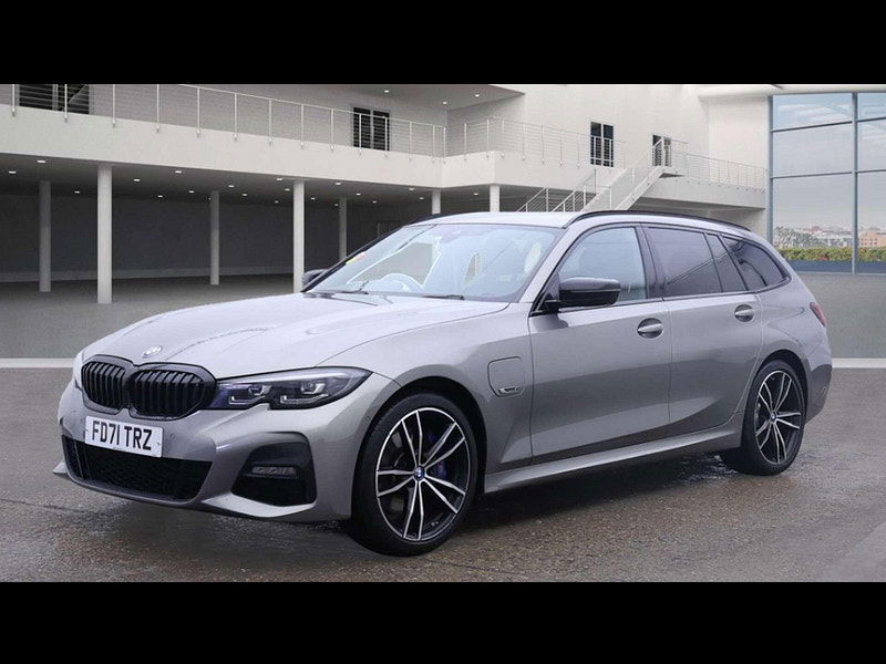 BMW 3 Series 2.0 330e M Sport Professional Edition Auto 5dr 5dr Automatic 2025
