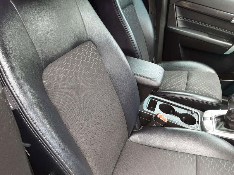 Chevrolet Captiva 2.2 Captiva LT VCDI 4WD 5dr 5dr Manual 2025