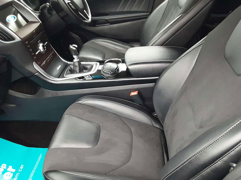 Ford Edge 2.0 Edge ST-Line 4WD 5dr 5dr Manual 2025