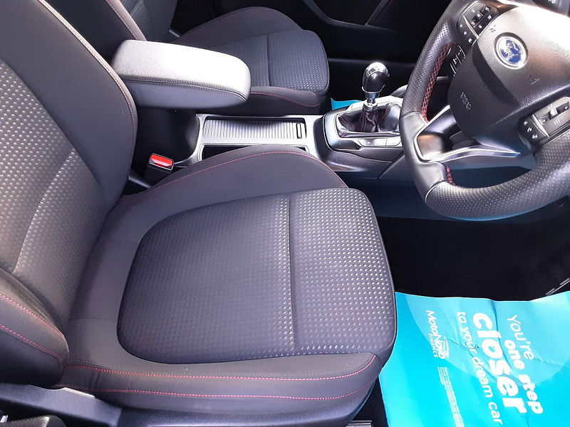 Ford Focus 1.5 EcoBlue ST-Line Euro 6 (s/s) 5dr 5dr Manual 2025
