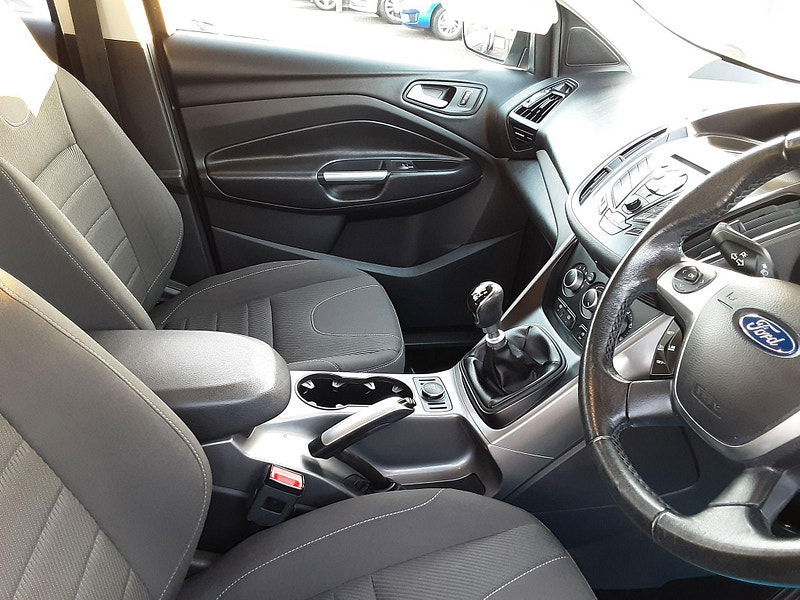 Ford Kuga 2.0 TDCi Zetec 2WD Euro 6 (s/s) 5dr 5dr Manual 2025