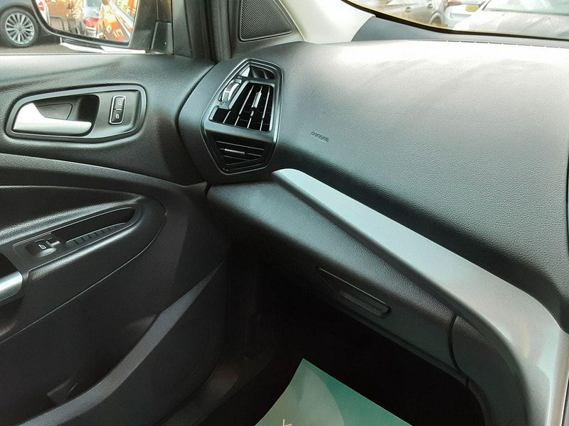 Ford Kuga 2.0 TDCi Zetec 2WD Euro 6 (s/s) 5dr 5dr Manual 2025