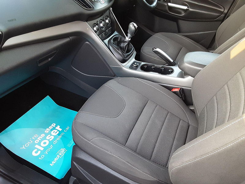 Ford Kuga 2.0 TDCi Zetec 2WD Euro 6 (s/s) 5dr 5dr Manual 2025