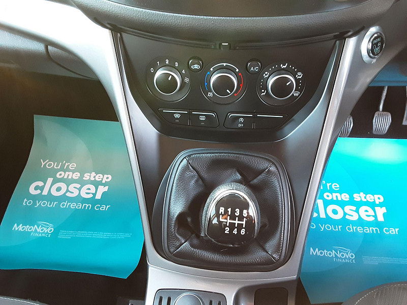 Ford Kuga 2.0 TDCi Zetec 2WD Euro 6 (s/s) 5dr 5dr Manual 2025