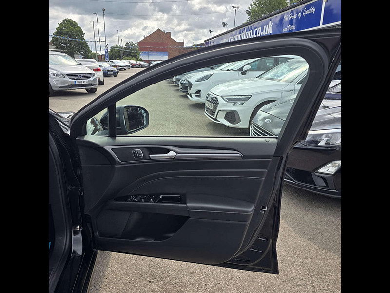 Ford Mondeo 2.0 Mondeo Titanium Edition HEV Auto 4dr 4dr Automatic 2025
