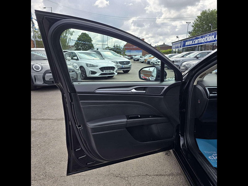Ford Mondeo 2.0 Mondeo Titanium Edition HEV Auto 4dr 4dr Automatic 2025