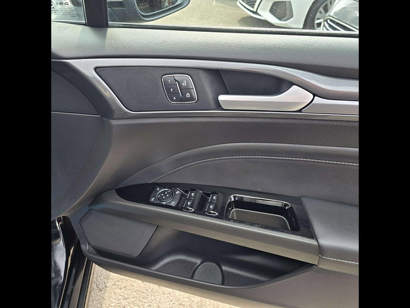 Ford Mondeo 2.0 Mondeo Titanium Edition HEV Auto 4dr 4dr Automatic 2026