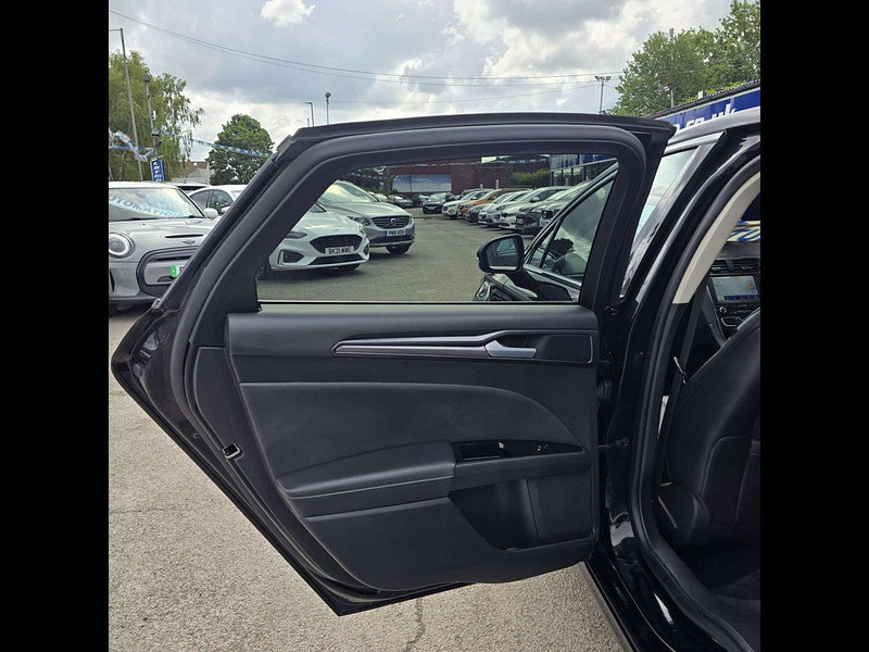 Ford Mondeo 2.0 Mondeo Titanium Edition HEV Auto 4dr 4dr Automatic 2026