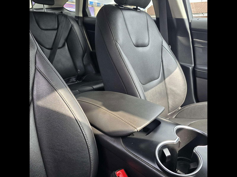 Ford Mondeo 2.0 Mondeo Titanium Edition HEV Auto 4dr 4dr Automatic 2025