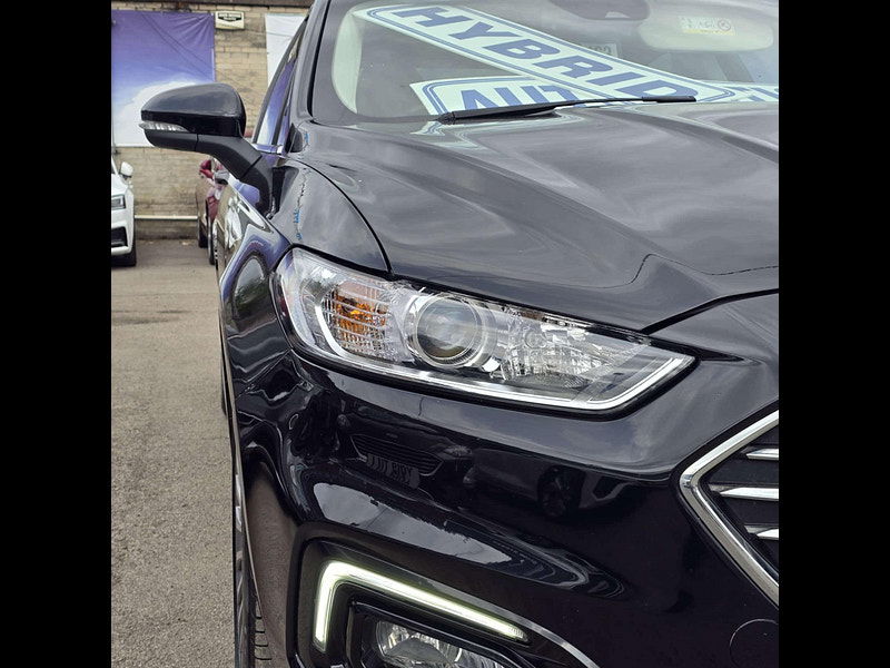 Ford Mondeo 2.0 Mondeo Titanium Edition HEV Auto 4dr 4dr Automatic 2025