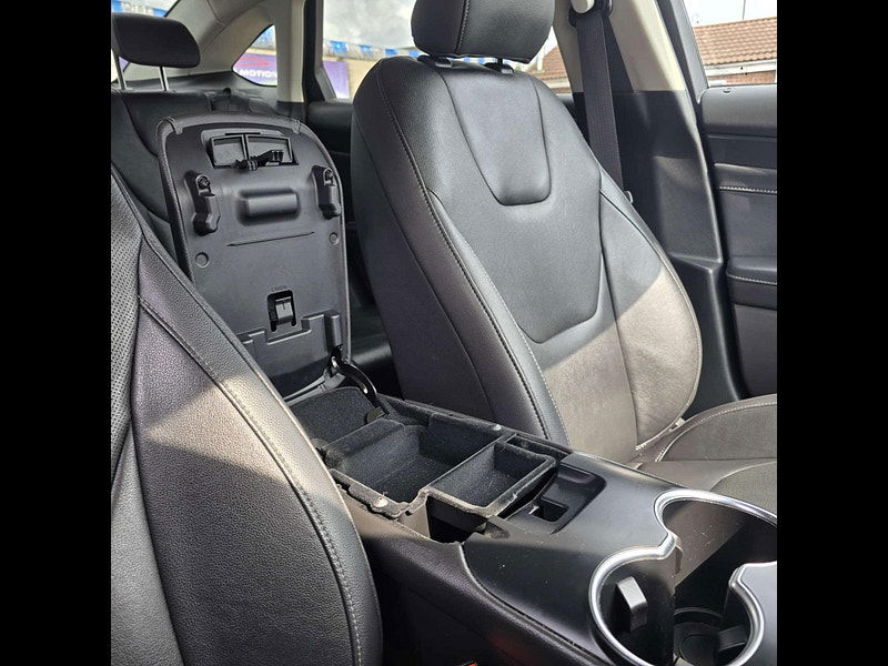 Ford Mondeo 2.0 Mondeo Titanium Edition HEV Auto 4dr 4dr Automatic 2025