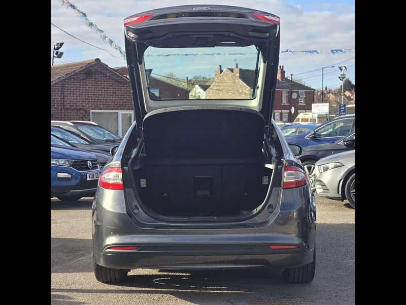 Ford Mondeo 2.0 TDCi Zetec Euro 6 (s/s) 5dr 5dr Manual 2025