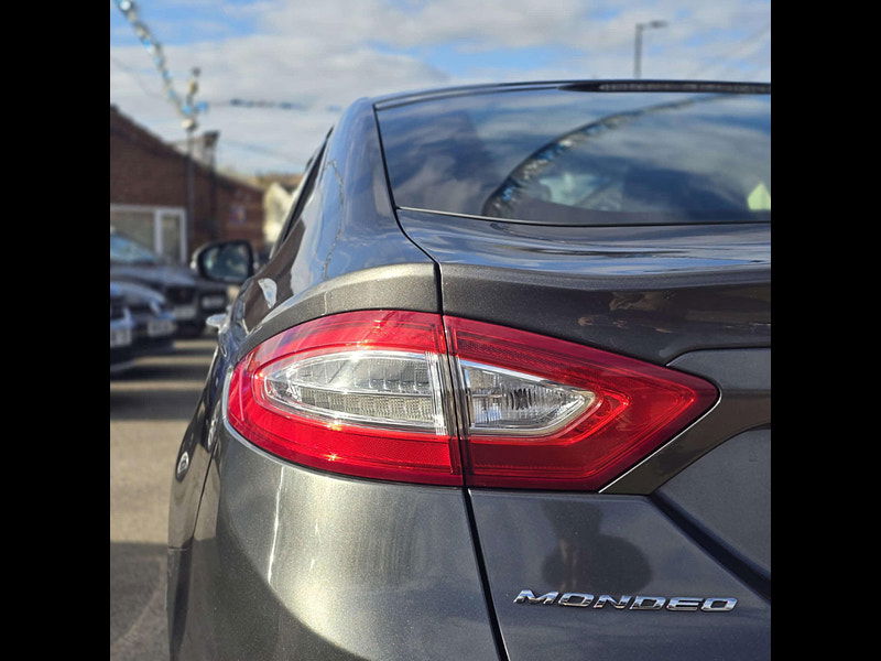 Ford Mondeo 2.0 TDCi Zetec Euro 6 (s/s) 5dr 5dr Manual 2025
