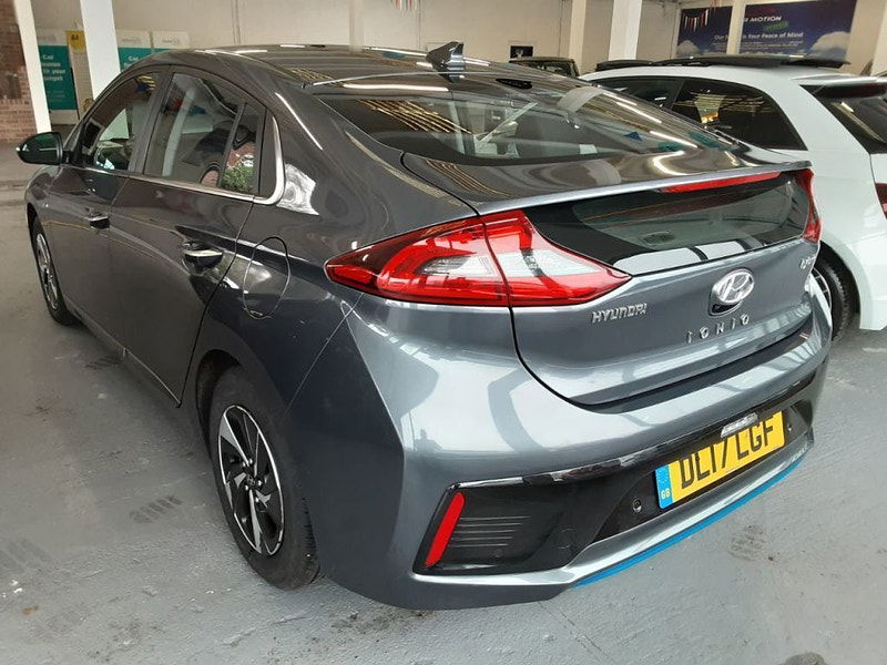 Hyundai IONIQ 1.6 GDi Hybrid Premium 5dr DCT (SAT NAV+REVERSE CAMERA) 5dr Automatic 2025
