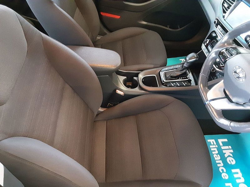 Hyundai IONIQ 1.6 GDi Hybrid Premium 5dr DCT (SAT NAV+REVERSE CAMERA) 5dr Automatic 2025