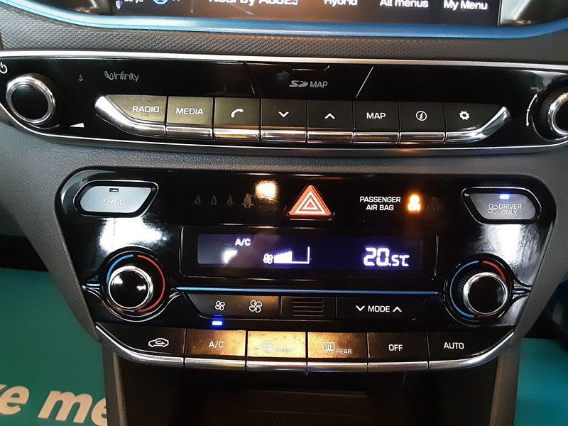 Hyundai IONIQ 1.6 GDi Hybrid Premium 5dr DCT (SAT NAV+REVERSE CAMERA) 5dr Automatic 2025