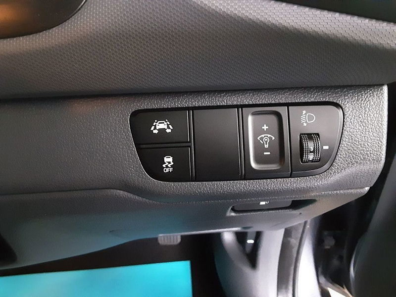Hyundai IONIQ 1.6 GDi Hybrid Premium 5dr DCT (SAT NAV+REVERSE CAMERA) 5dr Automatic 2025