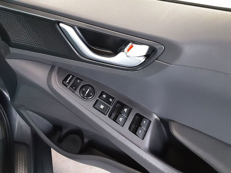 Hyundai IONIQ 1.6 GDi Hybrid Premium 5dr DCT (SAT NAV+REVERSE CAMERA) 5dr Automatic 2025