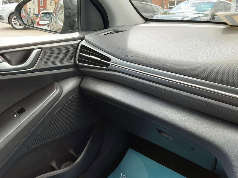 Hyundai IONIQ 1.6 IONIQ Premium FHEV Semi-Auto 5dr 5dr Automatic 2026
