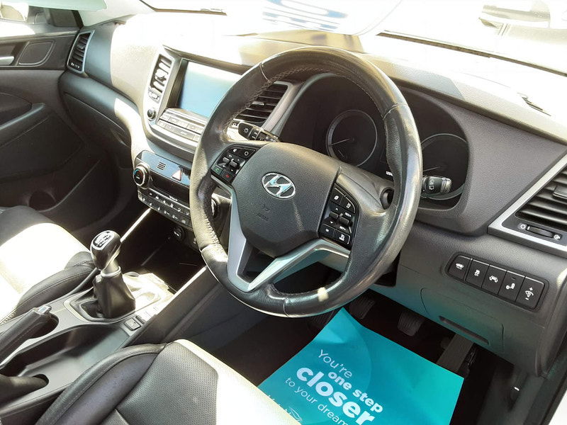 Hyundai Tucson 2.0 CRDi Blue Drive Premium SE Euro 6 (s/s) 5dr 5dr Manual 2025