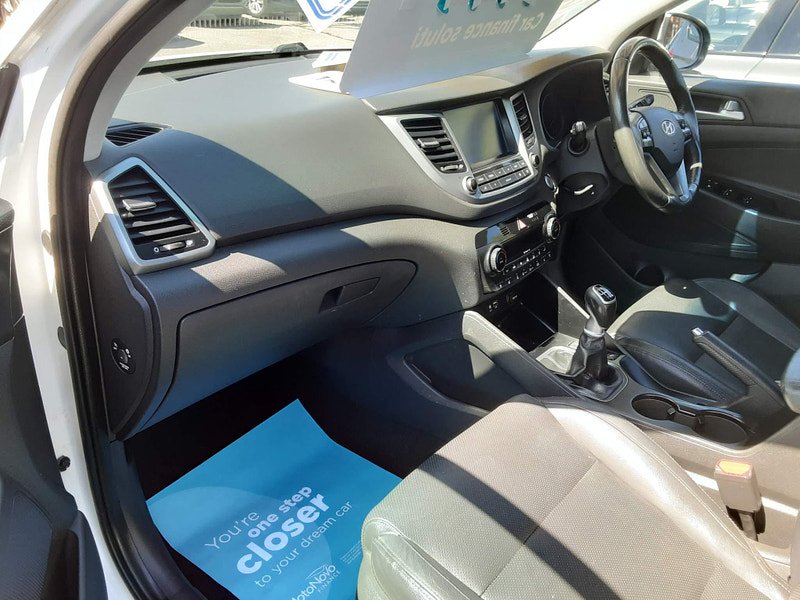 Hyundai Tucson 2.0 CRDi Blue Drive Premium SE Euro 6 (s/s) 5dr 5dr Manual 2024