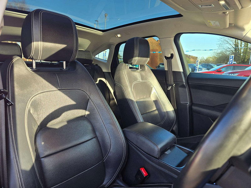 Jaguar E-PACE 2.0 E-Pace R-Dynamic SE D AWD Auto 4WD 5dr 5dr Automatic 2026