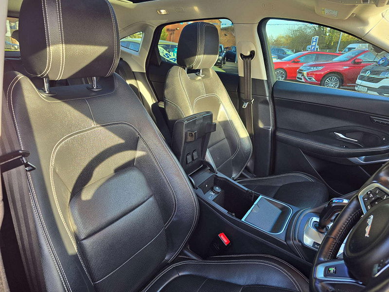 Jaguar E-PACE 2.0 E-Pace R-Dynamic SE D AWD Auto 4WD 5dr 5dr Automatic 2026