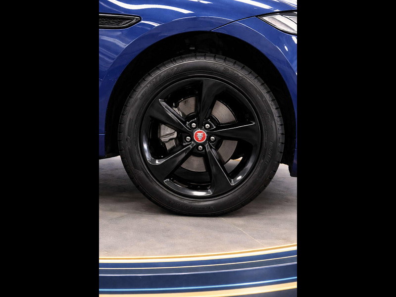 Jaguar F-PACE 2.0 F-PACE R-Dynamic S PHEV AWD Auto 4WD 5dr 5dr Automatic 2026