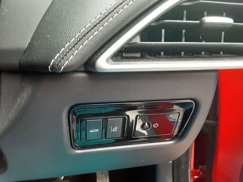 Jaguar XE 2.0 XE R-Sport D Auto 4dr 4dr Automatic 2025