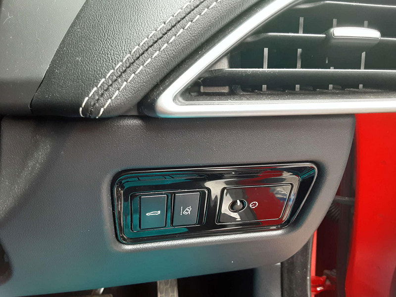 Jaguar XE 2.0 XE R-Sport D Auto 4dr 4dr Automatic 2025