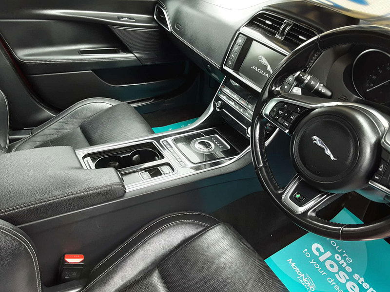 Jaguar XE 2.0 XE R-Sport D Auto 4dr 4dr Automatic 2025