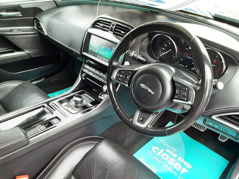 Jaguar XE 2.0d R-Sport Auto Euro 6 (s/s) 4dr 4dr Automatic 2025