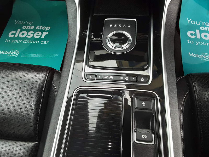 Jaguar XE 2.0d R-Sport Auto Euro 6 (s/s) 4dr 4dr Automatic 2025
