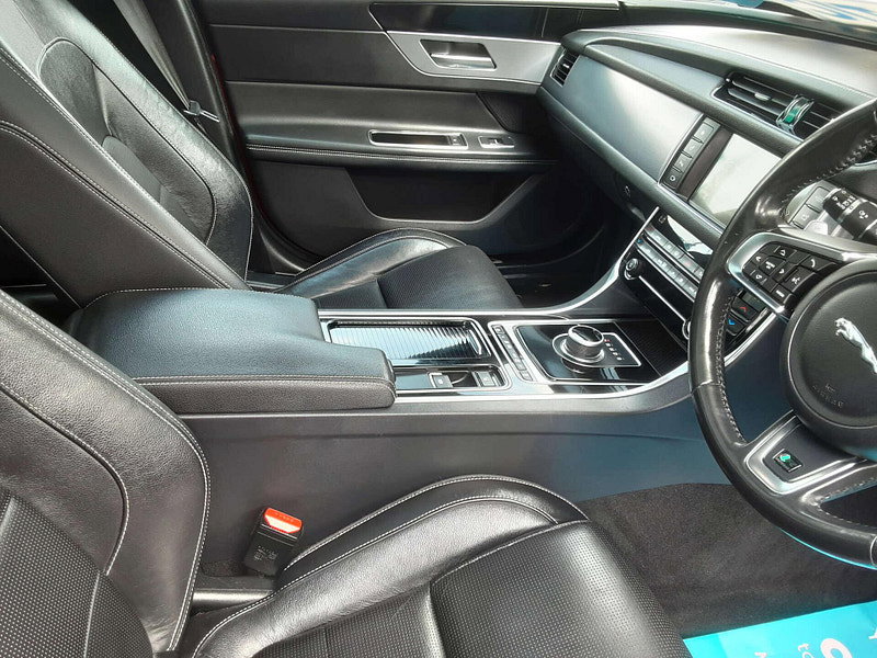 Jaguar XF 2.0 XF R-Sport D Auto 5dr 5dr Automatic 2026