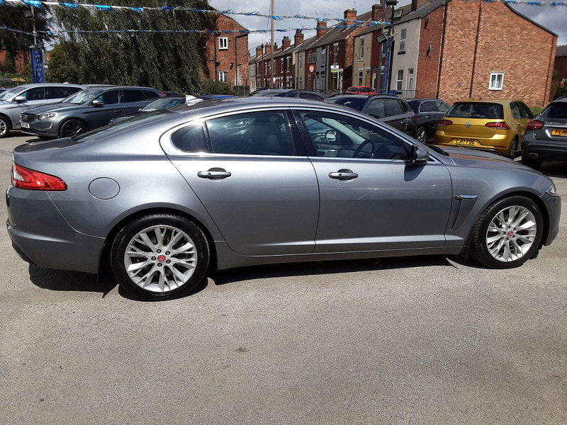 Jaguar XF 3.0 XF Premium Luxury V6 D Auto 4dr 4dr Automatic 2025