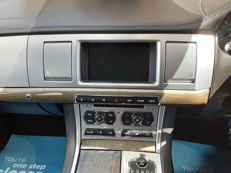 Jaguar XF 3.0 XF Premium Luxury V6 D Auto 4dr 4dr Automatic 2025