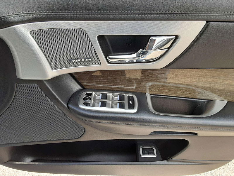 Jaguar XF 3.0 XF Premium Luxury V6 D Auto 4dr 4dr Automatic 2025
