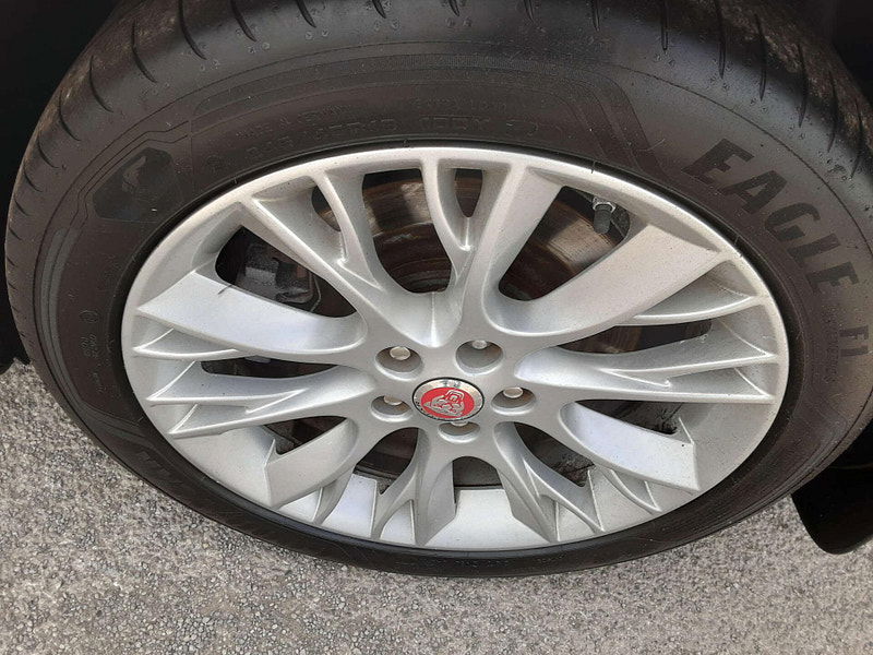 Jaguar XF 3.0 XF Premium Luxury V6 D Auto 4dr 4dr Automatic 2025