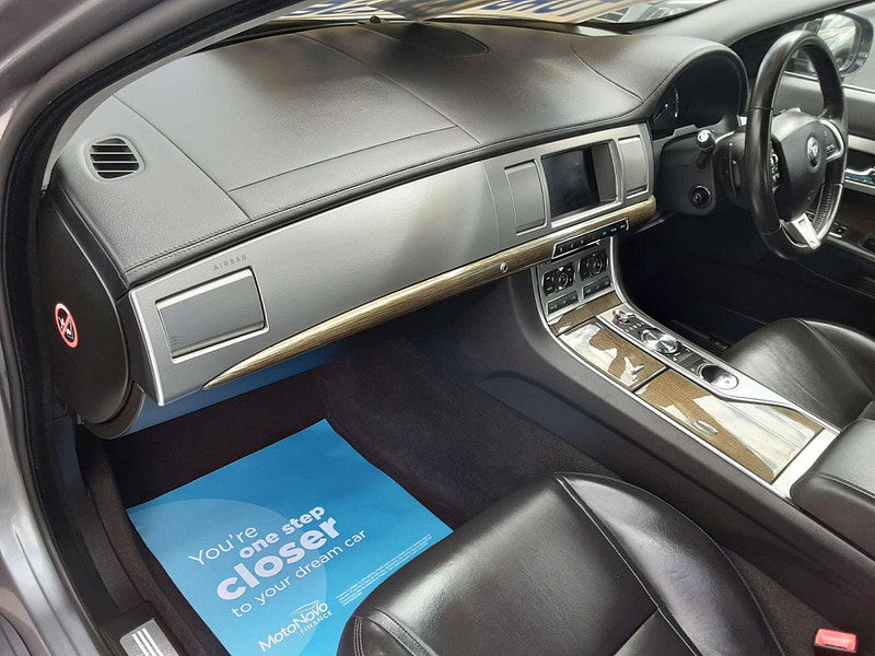 Jaguar XF 3.0 XF Premium Luxury V6 D Auto 4dr 4dr Automatic 2025