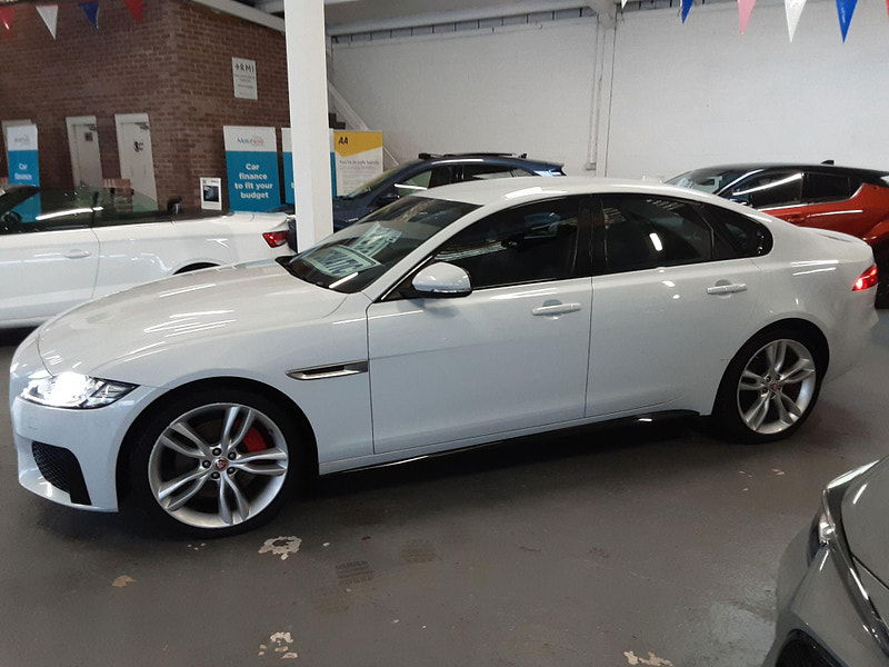 Jaguar XF 3.0d V6 S Auto Euro 6 (s/s) 4dr 4dr Automatic 2024