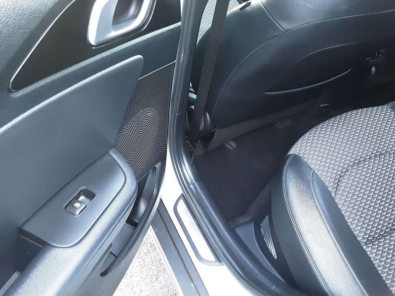 Kia XCeed 1.6 XCeed 3 PHEV Semi-Auto 5dr 5dr Automatic 2025