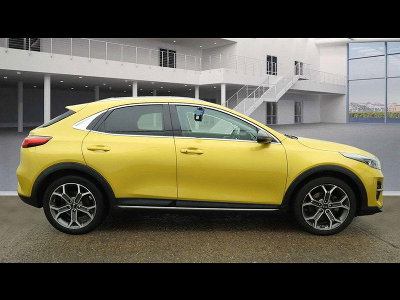 Kia XCeed 1.6 XCeed First Edition PHEV Semi-Auto 5dr 5dr Automatic 2025