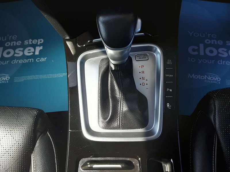 Kia XCeed 1.6 XCeed First Edition PHEV Semi-Auto 5dr 5dr Automatic 2025