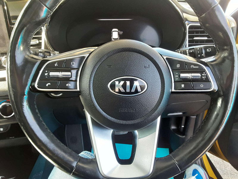 Kia XCeed 1.6 XCeed First Edition PHEV Semi-Auto 5dr 5dr Automatic 2025