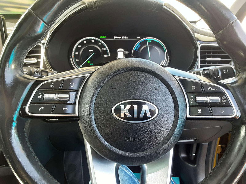 Kia XCeed 1.6 XCeed First Edition PHEV Semi-Auto 5dr 5dr Automatic 2025