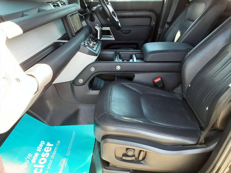 Land Rover Defender 2.0 Defender X-Dynamic SE PHEV Auto 4WD 5dr 5dr Automatic 2026