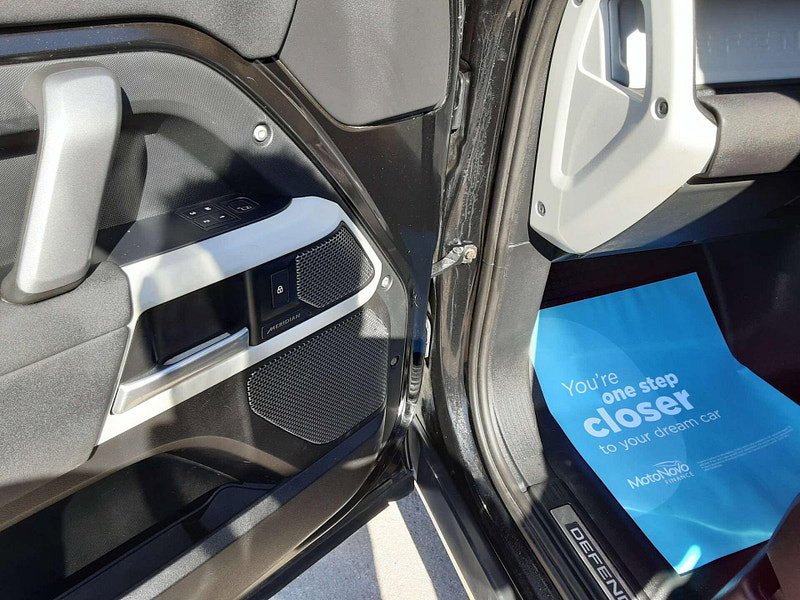 Land Rover Defender 2.0 Defender X-Dynamic SE PHEV Auto 4WD 5dr 5dr Automatic 2026