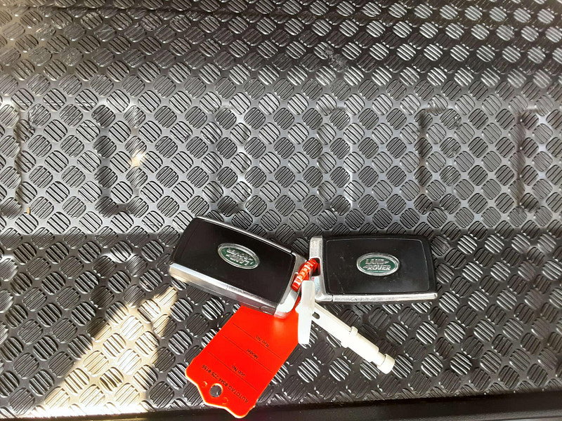 Land Rover Defender 2.0 Defender X-Dynamic SE PHEV Auto 4WD 5dr 5dr Automatic 2026